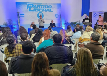 OFERTA LIBERAL POR ACLAMACIÓN