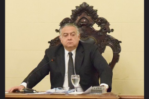VALDÉS LLEVA LA DECISIÓN DE PASEO