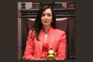 CANDADOS, CERRAJEROS Y FIGURACIONES